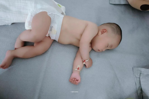 合肥三个月宝宝抬头不稳 合肥三个月宝宝抬头不稳